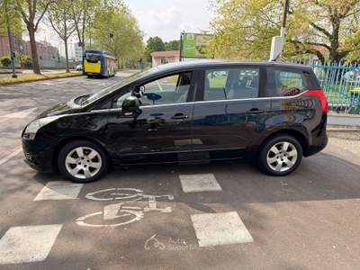 Peugeot 5008 PEUGEOT 5008 7 POSTI 2012 usata Torino