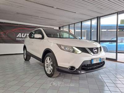 Nissan Qashqai 110cv nav retrocamera sensori usata Giugliano in Campania