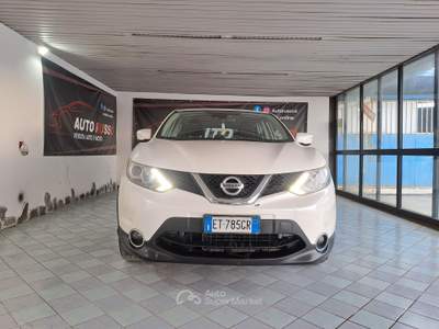 Nissan Qashqai 110cv nav retrocamera sensori usata Giugliano in Campania
