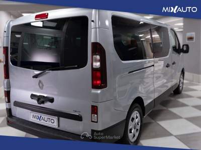 Renault Trafic Passenger 2.0 Blue DCI 150CV L2 Authentic Argento usata Latina