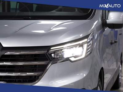 Renault Trafic Passenger 2.0 Blue DCI 150CV L2 Authentic Argento usata Latina
