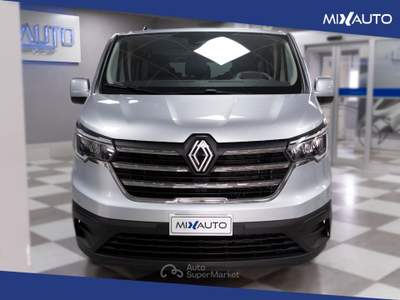 Renault Trafic Passenger 2.0 Blue DCI 150CV L2 Authentic Argento usata Latina