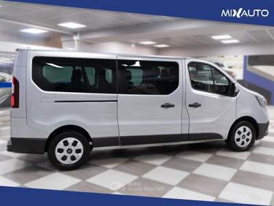 Renault Trafic Passenger 2.0 Blue DCI 150CV L2 Authentic Argento usata Latina