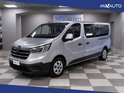 Renault Trafic Passenger 2.0 Blue DCI 150CV L2 Authentic Argento usata Latina