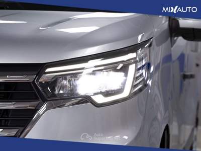 Renault Trafic Passenger 2.0 Blue DCI 150CV L2 Authentic Argento usata Latina