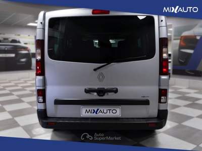Renault Trafic Passenger 2.0 Blue DCI 150CV L2 Authentic Argento usata Latina