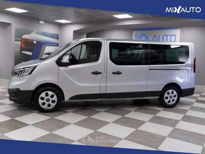 Renault Trafic Passenger 2.0 Blue DCI 150CV L2 Authentic Argento usata Latina