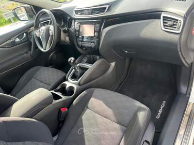 Nissan Qashqai 1.6 dci N-Vision 2wd 130cv Bianco usata Altidona