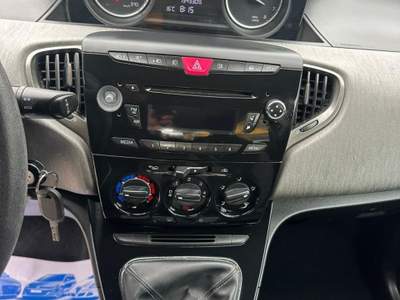 Lancia Ypsilon Ypsilon 1.2 8v Gold s&amp;s 69cv Bianco usata Altidona
