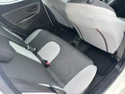 Lancia Ypsilon Ypsilon 1.2 8v Gold s&amp;s 69cv Bianco usata Altidona