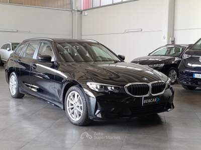 BMW Serie 3 325tds d Touring mhev 48V xdrive Business Advantage auto Nero usata Verona