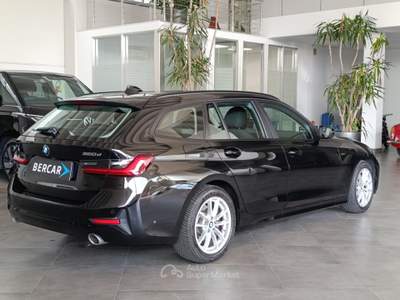 BMW Serie 3 325tds d Touring mhev 48V xdrive Business Advantage auto Nero usata Verona