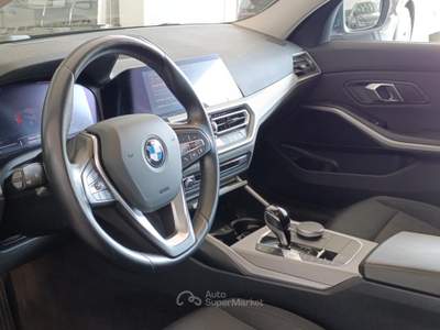 BMW Serie 3 325tds d Touring mhev 48V xdrive Business Advantage auto Nero usata Verona