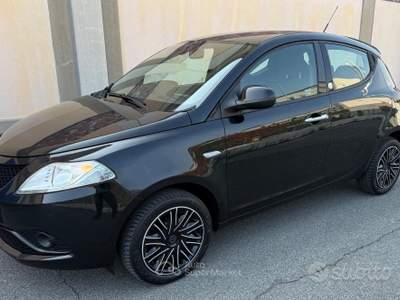 Lancia Ypsilon 5 porte GPL Ecochic Black usata Manerba del Garda