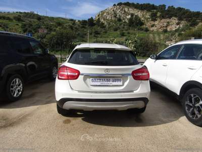 Mercedes-Benz GLA GLA 200 CDI Executive Bianco usata Montallegro