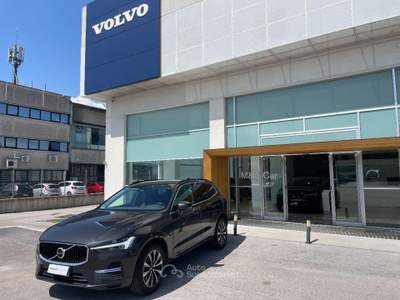Volvo XC60 B4 automatico Core Grigio usata Isola del Liri