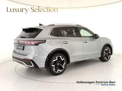 Volkswagen Tiguan 2.0 tdi r-line 150cv dsg Argento usata Bari