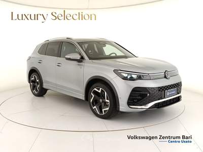 Volkswagen Tiguan 2.0 tdi r-line 150cv dsg Argento usata Bari