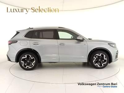 Volkswagen Tiguan 2.0 tdi r-line 150cv dsg Argento usata Bari