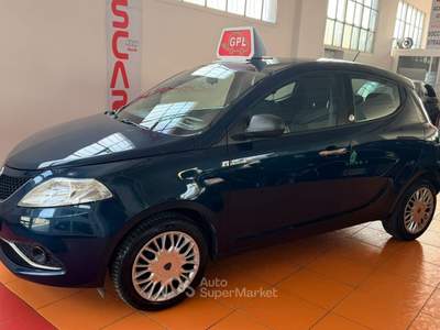 Lancia Ypsilon 5 porte GPL Ecochic Gold Verde usata Vercelli