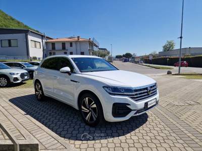 Volkswagen Touareg 3.0 V6 TDI SCR 170kW Elegance R-LINE PACK Bianco usata Prevalle