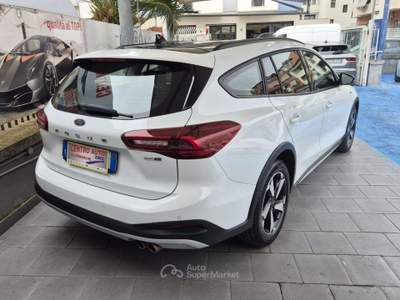 Ford Focus Focus 1.0 EcoBoost 125CV SW Active Bianco usata Villaricca