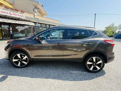 Nissan Qashqai 1.5 dci Tekna 110cv neopatentati Marrone usata Villadose