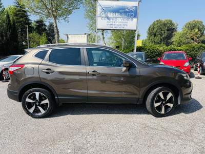 Nissan Qashqai 1.5 dci Tekna 110cv neopatentati Marrone usata Villadose