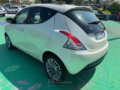 Lancia Ypsilon 5 porte S&S Platinum Bianco usata Aquino