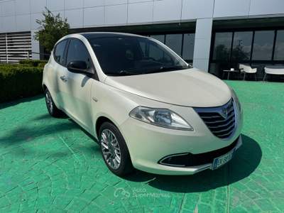 Lancia Ypsilon 5 porte S&S Platinum Bianco usata Aquino