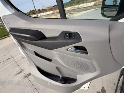 Maxus Deliver9 MAX DELIVER9 RWD R.SING CASSONE FISSO 4200MM Deliver9 rwd R.Sing Cassone Fisso 4200mm Bianco usata Roma