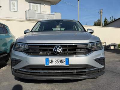 Volkswagen Tiguan VOLKSWAGEN TIGUAN 2021 Grigio usata Giugliano in Campania