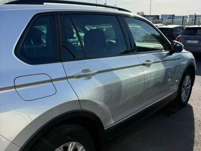 Volkswagen Tiguan VOLKSWAGEN TIGUAN 2021 Grigio usata Giugliano in Campania