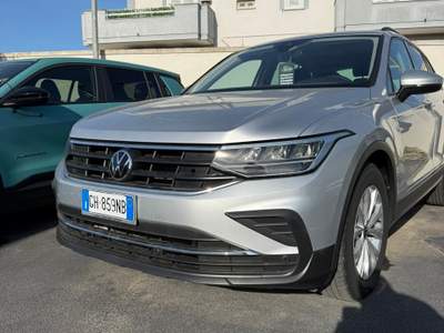 Volkswagen Tiguan VOLKSWAGEN TIGUAN 2021 Grigio usata Giugliano in Campania