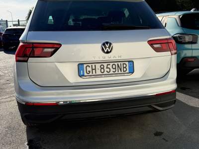 Volkswagen Tiguan VOLKSWAGEN TIGUAN 2021 Grigio usata Giugliano in Campania