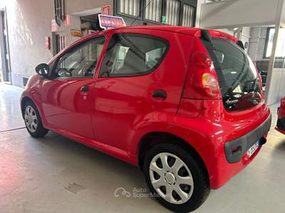 Peugeot 107 107  1.0 12v Access (desir) 5p FL Rosso usata MILANO