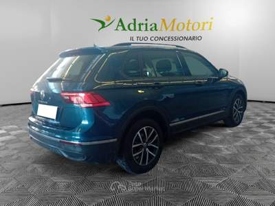 Volkswagen Tiguan 2.0 TDI SCR 110KW Life DSG Blu/Azzurro usata Pordenone