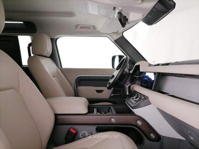 Land Rover Defender 90 3.0d i6 mhev SE awd 200cv auto Argento usata Roma