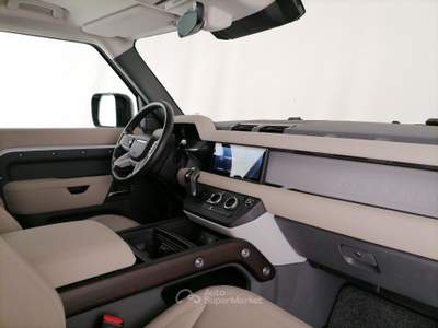 Land Rover Defender 90 3.0d i6 mhev SE awd 200cv auto Argento usata Roma