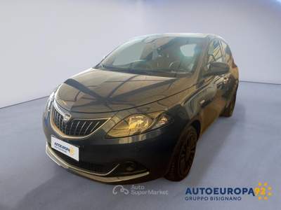Lancia Ypsilon 1.0 FireFly 70cv S&S Hybrid SILVER Blu/Azzurro usata MONOPOLI