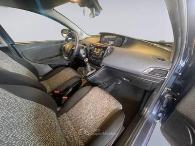 Lancia Ypsilon 1.0 FireFly 70cv S&S Hybrid SILVER Blu/Azzurro usata MONOPOLI
