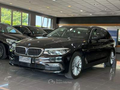 BMW Serie 5 520d 520 Touring 520d Luxury auto Nero usata Cassola