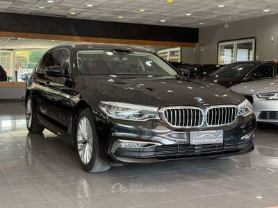 BMW Serie 5 520d 520 Touring 520d Luxury auto Nero usata Cassola