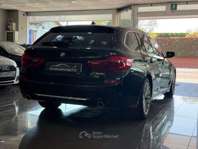 BMW Serie 5 520d 520 Touring 520d Luxury auto Nero usata Cassola