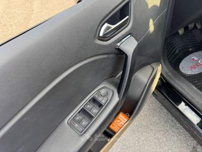 Renault Captur 1.0 TCE 100 GPL ZEN Nero usata San Giuseppe Vesuviano