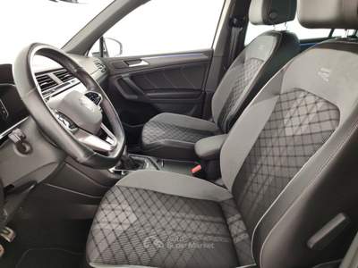 Volkswagen Tiguan 2.0 TDI SCR 110KW R-Line DSG 4MOTION Bianco usata Massa