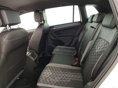 Volkswagen Tiguan 2.0 TDI SCR 110KW R-Line DSG 4MOTION Bianco usata Massa