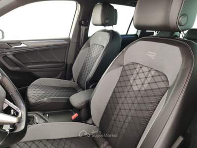 Volkswagen Tiguan 2.0 TDI SCR 110KW R-Line DSG 4MOTION Bianco usata Massa