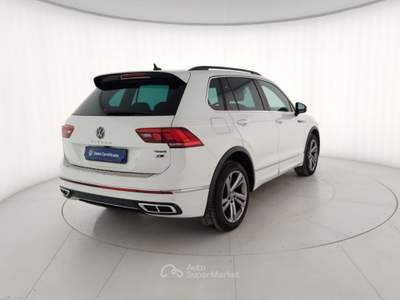 Volkswagen Tiguan 2.0 TDI SCR 110KW R-Line DSG 4MOTION Bianco usata Massa