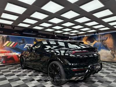 Lamborghini Urus 4.0 SE (288) Nero usata Calenzano